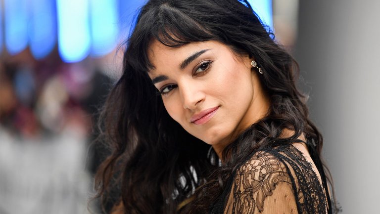 Sofia Boutella sera la vedette féminine du remake pour HBO de FAHRENHEIT 451…