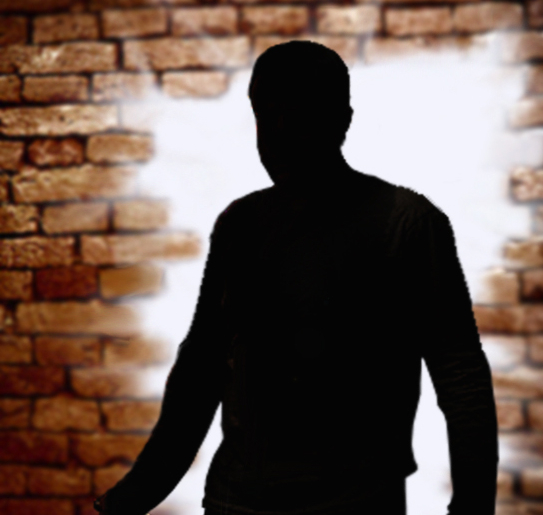 x Retour traumatisant en Irlande pour le héros d’AWAKENING…