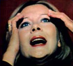 "je vois... je vois...." (Macha Meril)