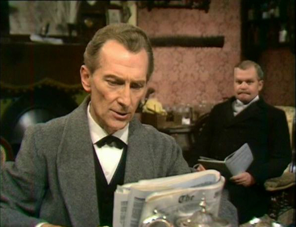 Peter Cushing et Nigel Stock dans la série "Sherlock Holmes" de la BBC, (1968) qui comprend notamment "Le Chien des Baskerville". Seulement six des épisodes ont été conservés et publiés sur trois dvd.