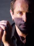 Clive Barker s'associe avec Marcus Dunstan et Patrick Melton, scénaristes des derniers "Saw", pour développer une série appelée "Clive Barker's Hotel" (suite ci-dessous)