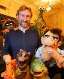 En projet depuis deux ans chez Jim Henson Co., le thriller sombre "The Happytime Murders" va être produit par  Brian Henson et sa soeur Lisa pour  Lionsgate (voir ci-dessous)