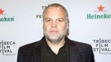 Vincent D'Onofrio jouera le méchant dans 'Jurassic World', que dirigera Colin Trevorrow d'après le script qu'il a coécrit avec Derek Connolly, et où il aura pour partenaires Chris Pratt, Bryce Dallas Howard, Ty Simpkins et Nick Robinson (voir ci-dessous).