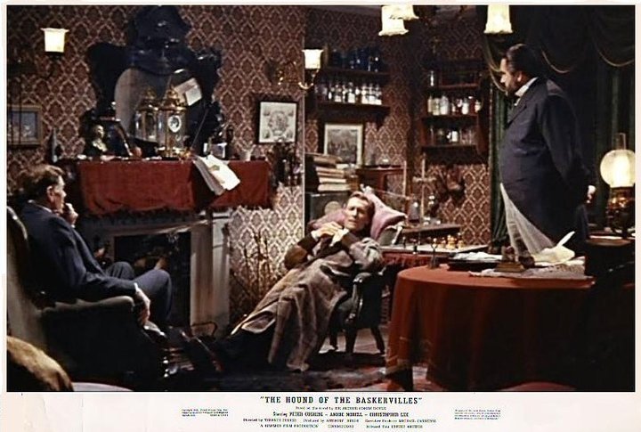 Peter "Sherlock Holmes" Cushing en compagnie d'André Morell (Dr. Watson, à gche) et de Francis De Wolff (Dr. Mortimer) dans "Le Chien des Baskerville" de Terence Fisher