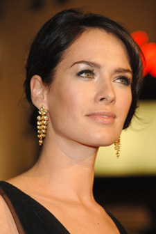 APRES L'ANTIQUITÉ GRECQUE, LENA  "300" HEADEY PLONGE AU COEUR DU MOYEN AGE, POUR SIGNER UN PACTE AVEC LE DIABLE ! (voir ci-dessous)