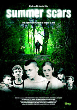 "SUMMER SCARS" : L'ÉTÉ DE LA TERREUR pour un groupe de jeunes ados anglais (suite ci-dessous)