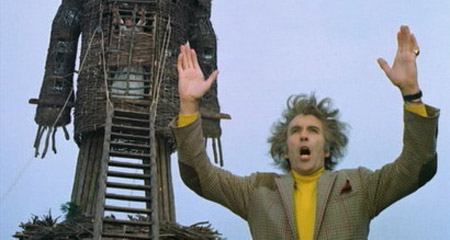 JOAN COLLINS aux côtés de CHRISTOPHER LEE dans la séquelle de "THE WICKER MAN" (suite ci-dessous)