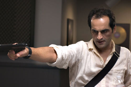 Un nouveau zombie picture made in USA : DEAD AIR (voir ci-dessous)