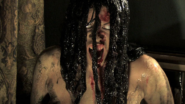 Le scénariste-réalisateur John Lechago (Blood Gnome, Magus) vient de boucler en deux semaines "Bio-Slime", petit budget pour lequel il s'est également chargé de la photo, du montage, des décors et de la direction des SFX (suite ci-dessous)