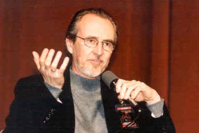 C'est le 7 avril que débuteront dans le Connecticut les prises de vues du nouveau Wes Craven, "25/8", un film d'horreur mettant en scène un serial-killer d'outre-tombe à la Freddy Krueger (suite ci-dessous).