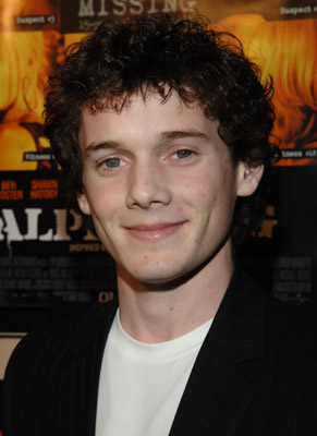 Anton Yelchin ("Star Trek") a rejoint le casting de "Terminator 4", où il campera Kyle Reese, le soldat envoyé dans le passé par les résistants humains pour protéger Sarah Connor, interprétant une version plus jeune du combattant. Tournage : début mai.