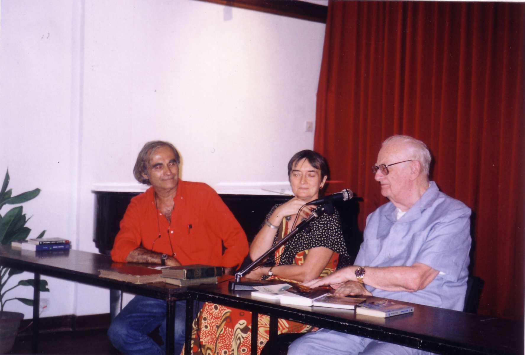 ARTHUR C. CLARK : Les Géants meurent aussi (voir ci-dessous)