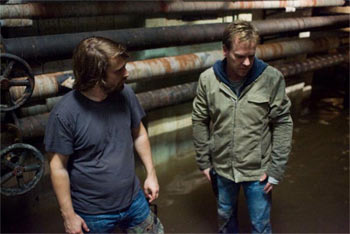 Le 3 mai, vous allez découvrir dans l'EF n°287 un reportage en avant-première sur MIRRORS, le nouveau Alexandre Aja (ci-dessus aux côtés de sa vedette, Kiefer Sutherland) (suite ci-dessous)