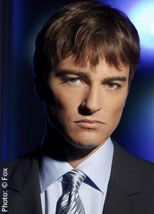 Kerr Smith  ("Destination finale") rejoint le casting de "My Bloody Valentine 3-D", actuellement en tournage à Pittsburgh, où il interprète Axel Palmer, faisant partie d'un triangle romantique composé de Jensen Ackles et Jaime King