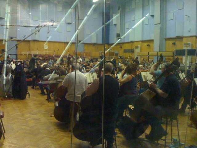 C'est une véritable course contre la montre qui se joue pour terminer "La Momie 3" (voir dossier complet exclusif dans le prochain Ecran Fantastique), lequel comprend près d'un millier de plans d'effets visuels et des milliers d'effets sonores....