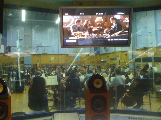 ... A ce sujet, la copie (non définitive, certains SFX étant à venir) a été utiliisée pour les sessions d'enregistrement à Londres de la musique par le London Symphony Orchestra.