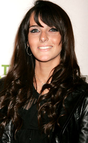 Aussi absurde que cela paraisse, "Troll" va faire lui aussi l'objet d'un remake, signé par l'auteur du premier : le maquilleur-réalisateur John Carl Buechler, avec, figurant au casting, Noah Hathaway, Phil Fondacaro et Ali Lohan (notre photo)