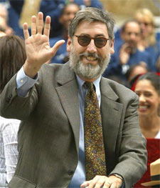 John Landis pourrait diriger l'adaptation d'une pièce off-Broadway, "Batboy", une comédie musicale rock dans la lignée de "La Belle et la Bête" et "Dracula", mêlant horreur, musique et love-story.