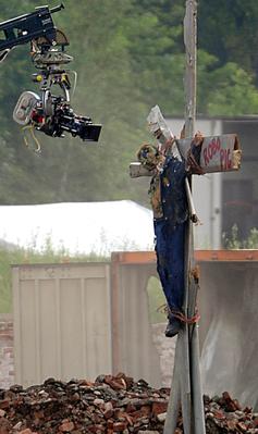 Le tournage de "The Surrogates", thriller de SF situé dans un monde futur de Jonathan Mostow avec Bruce Willis  se poursuit à Hopedale (USA) (voir ci-dessous)