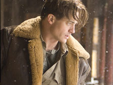 Exploité avec succès depuis 3 semaines aux USA, "The Dark Knight" vient de trouver un solide concurrent avec "La Momie 3", qui, avec 15,3M$ le Ier jour d'exploitation, bat le record des 12,6 M$ du précédent !