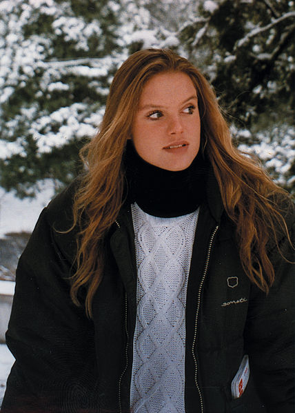 Christina Ricci (Sleepy Hollow) va jouer dans le thriller surnaturel "After.Life", premier long-métrage de la jeune et jolie Américaine Agnieszka Wojotowicz-Vosloo (notre photo)(suite ci-dessous)