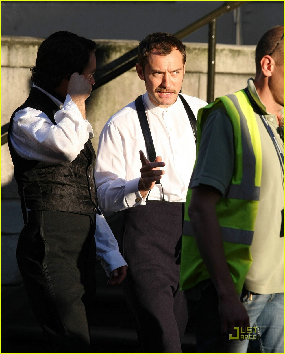 Premières images de Jude Law en Docteur Watson, pour le "Sherlock Holmes" de Guy Ritchie...