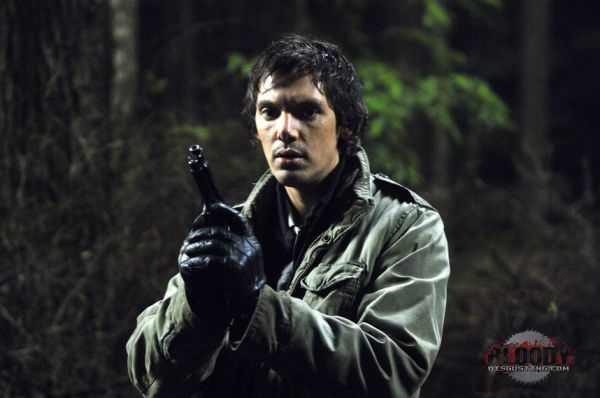 .....d'une forêt isolée face à quatre assassins, n'ayant pour toute arme qu'une boite à outils...