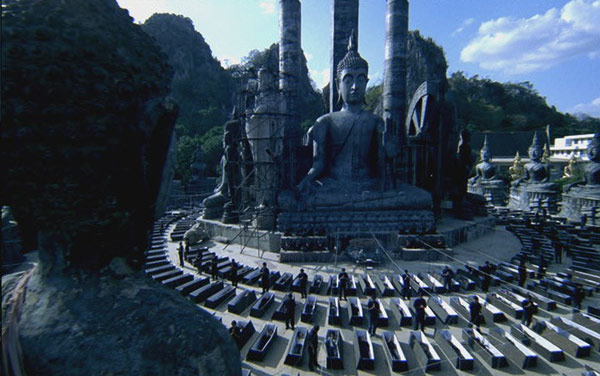 Le film d'horreur thaïlandais "The Coffin" de Ekachai Uekrongtham a pris la Ière place du box-office local. Ce thriller surnaturel voit un homme et une femme confrontés à une série d'incidents terrifiants après avoir participé à un rituel bizarre....