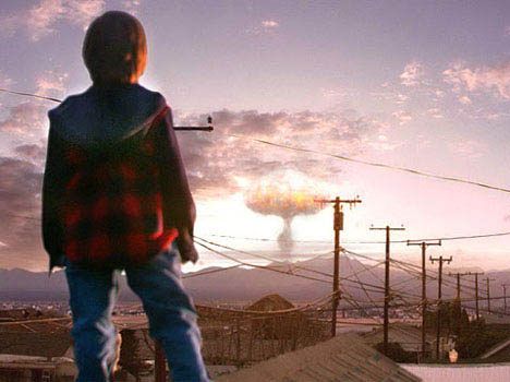 Le producteur Jon Turtletaub envisagerait de transposer au grand écran la série télé "Jericho", le film ne se focalisant pas sur une ville du Kansas, à l'instar du feuilleton, mais révélant les conséquences de l'attaque nucléaire sur le reste du pays...