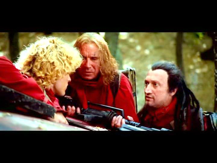 Dirigé par par le réalisateur et acteur  Russe Fyodor Bondarchuk, "Orbitaemyy ostrov : Skhvatka" est le second volet d'une ambitieuse saga de SF russe (voir ci-dessous).