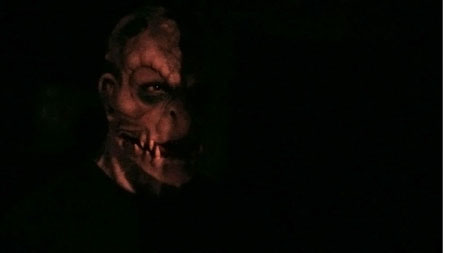 ..." Lizard Boy", premier film de Paul Della Pelle est une série B bénéficiant des effets spéciaux visuels de Benjamin Cooper (Platoon of the Dead, Housebound, Abomination : The Evilmaker II).