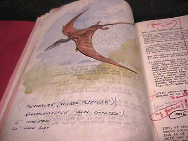 Le script de "At the Earth's Core" (une production Amicus), dont pratiquement chaque page est enrichie de dessins de Peter Cushing, ainsi que ses notes et commentaires.