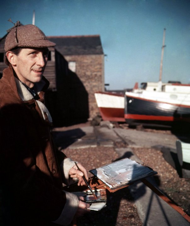 Peter Cushing dans le port de  Whitstable, réalisant une peinture à l'eau