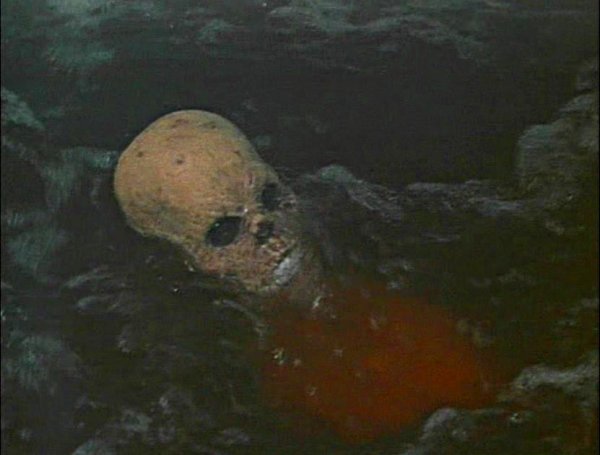 Des scènes d'horreur imposèrent en France l'interdiction aux moins de 13 ans !