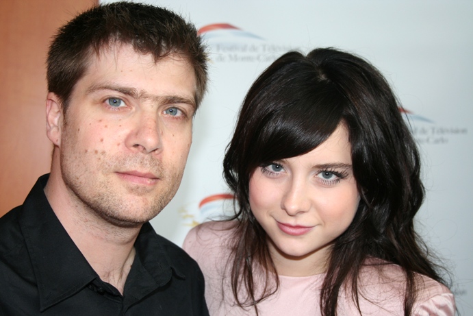 Vivien Lejeune à Monte Carlo (juin 2010) en compagnie d'une des vedettes de "Caprica"