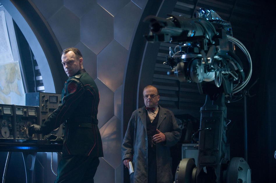 Distribué le 27 juillet 2O11 en France, "Captain America : The First Avenger" de Joe Johnston avec Chris Evans et Hugo Weaving, a pour héros Steve Rogers, un soldat américain des années 40 qui....