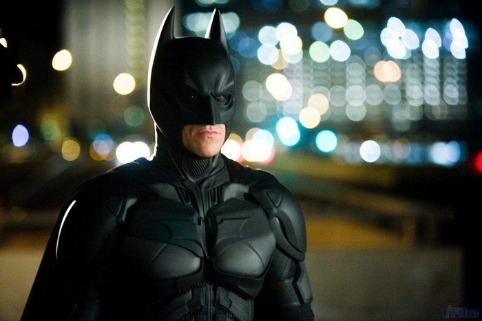La suite de "Dark Knight" s'intitulera "The Dark Knight Rises". (voir ci-dessous)