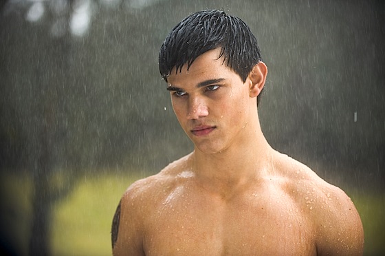 Taylor Lautner, le loup-garou de "Twilight", sera la vedette masculine d'"Incarceron" (voir ci-dessous)