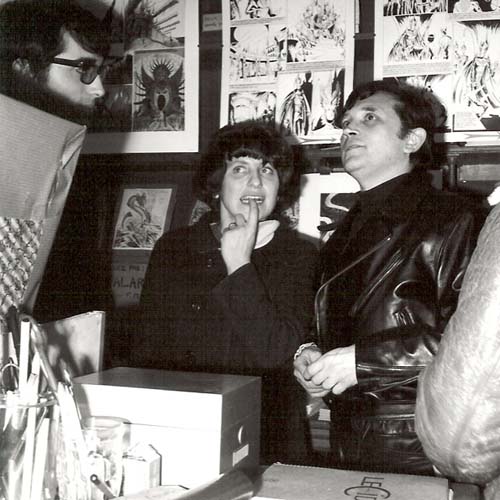 Jean Boullet en 1965, dans sa librairie Le Kiosque