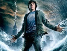 Thor Freudenthal ("Hotel for Dogs") va remplacer Chris Columbus à la directrion de "The Sea of Monsters", la séquelle de "Percy Jackson" (qui avait récolté 89M$ aux USA et 138M$ dans le monde, pour un budget de 95M$).