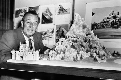 Cette montagne de 49 mètres semble plus haute qu'elle n'est en raison de l'utilisation dans la construction de perspective forcée. ...