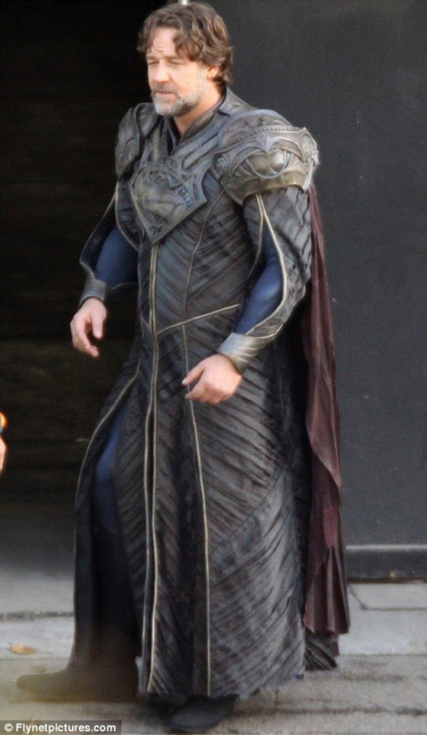 Russell Crowe en Jor-El dans "Man of Steel", lors du tournage à Vancouver sous la direction de Zack Snyder