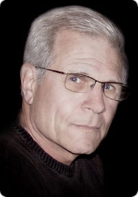 Initialement annoncé en 2009, "Killing Frank", en tournage le mois prochain, marque le retour à l'horreur de Tom Holland (voir ci-dessous)