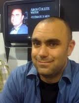 "Hellbent", une histoire d'Aron Eli Coleite ("Heroes", The End)(notre photo), thriller relatant une évasion de prison dans laquelle interviennent des éléments surnaturels, a été vendue à New Regency, Erwin Stoff et Michael Green produisant le futur film.