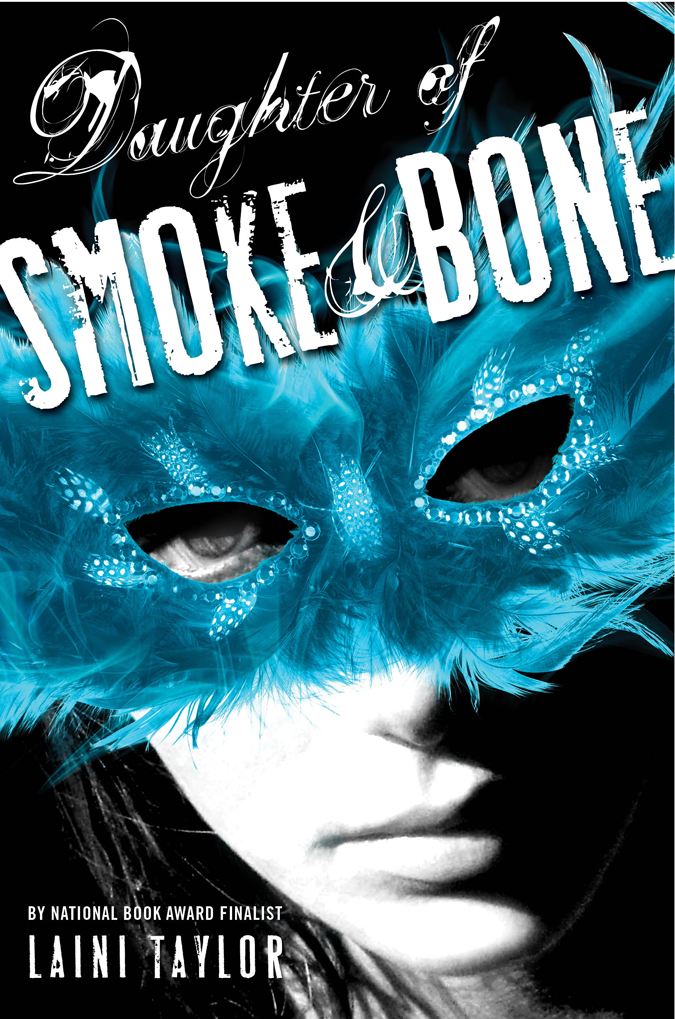 Série de romans jeunesse à succès de Laini Taylor, "Daughter of Smoke and Bone" va être portée à l'écran....   (voir ci-dessous)
