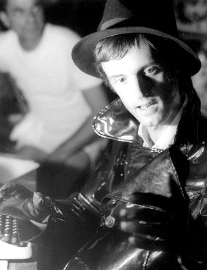 Dario Argento sur le tournage de "L'Oiseau au plumage de cristal" en 1970.