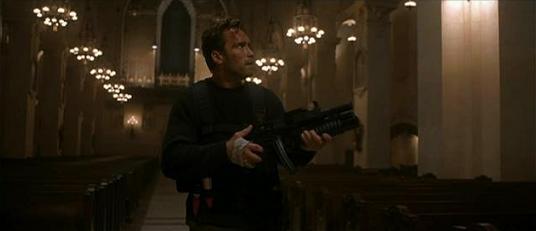 Retour au fantastique pour Arnold Schwarzenegger avec BLACK SUNDAY... (voir ci-dessous)