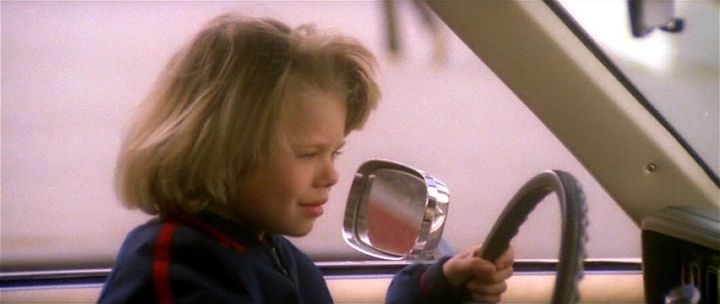 LA MAISON PRES DU CIMETIERRE