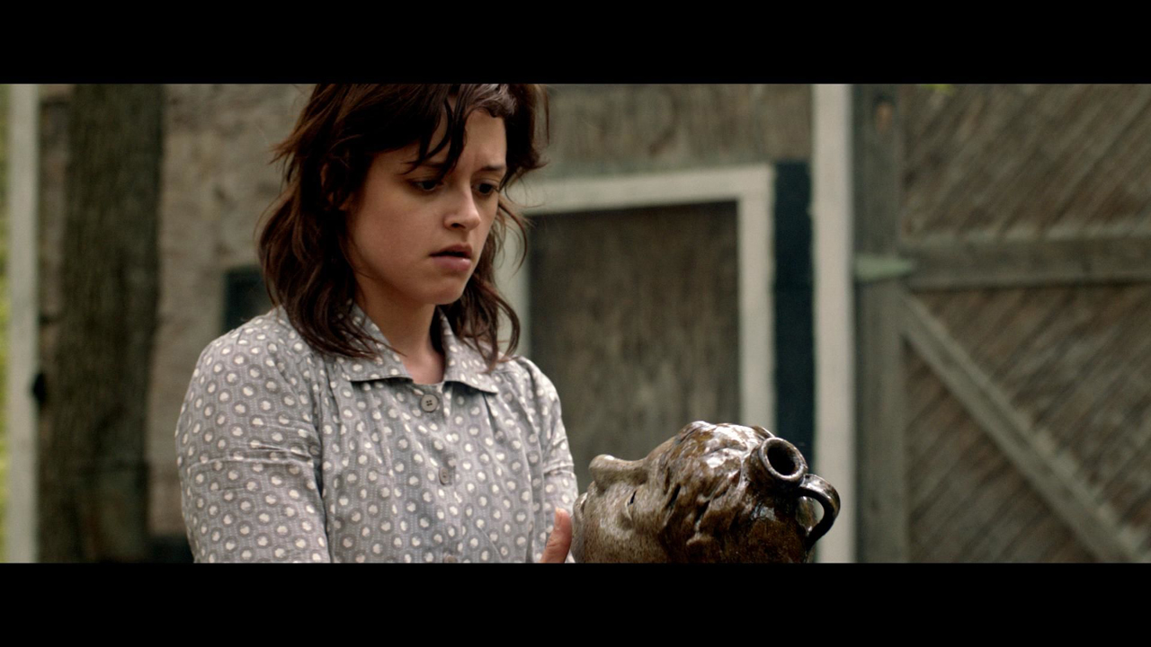 L'insolite "Jug Face," premier long du nouveau venu Tchad Crawford Kinkle, produit par Lucky McKee (May) est un conte fantastique et cruel.... (voir ci-dessous)