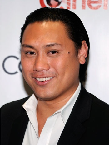 Jon M. Chu refait équipe avec ses producteurs de "Sexy Dance" 2 et 3 pour" Matched", l'adaptation par le studio Disney du roman de SF d'Ally Condie (voir ci-dessous)